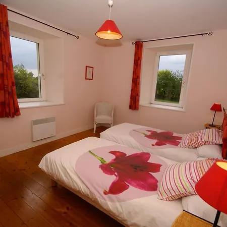 Cozy Farmhouse In Maisons With Fireplace * Isigny-sur-Mer