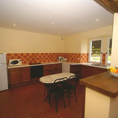 Cozy Farmhouse In Maisons With Fireplace Vakantiehuis Isigny-sur-Mer